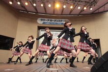 「ベリシュビッッ」リリース記念イベントでのさくら学院。