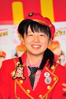 「私はファンの皆さんに大人しいとか地味とか思われがちなんですけど（笑）、スマイレージの楽屋でも明るいほうだし、学校でも『うるさい』って授業中に注意されるほどの元気な子です」と勝田里奈。