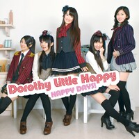 写真はシングル「HAPPY DAYS!」Type Aジャケット。
