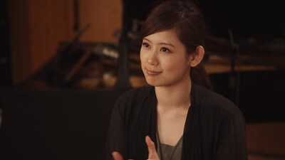 GyaO!の絢香スペシャルプログラムの1シーン。