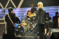 サウンドチェック中の猪苗代湖ズのメンバー。