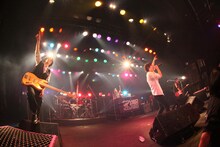 写真は12月31日に行われたSPYAIRカウントダウンライブの模様。