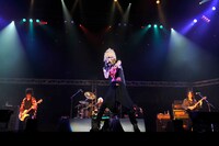 kyo（BUG）、弐（ギルガメッシュ）、YUKI（REACTION）、Яyo（ギルガメッシュ）によるSESSION B。