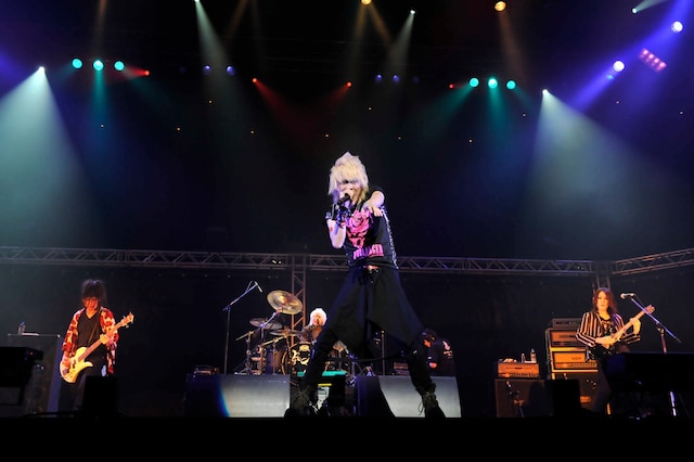 kyo（BUG）、弐（ギルガメッシュ）、YUKI（REACTION）、Яyo（ギルガメッシュ）によるSESSION B。