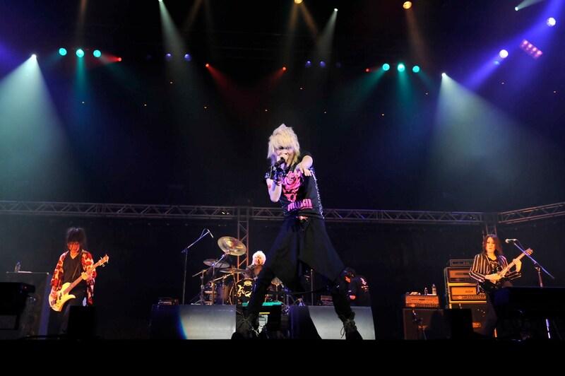 kyo（BUG）、弐（ギルガメッシュ）、YUKI（REACTION）、Яyo（ギルガメッシュ）によるSESSION B。