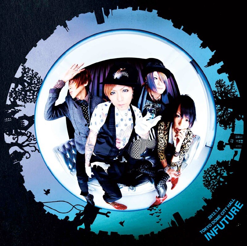 シングル「凛然アイデンティティ」の「baroque Re:First Live IN FUTURE」限定ジャケット。