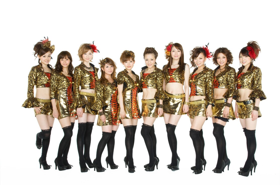 飯田圭織（写真右から4番目）はドリーム モーニング娘。のメンバー