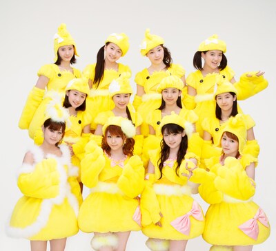 モーニング娘。（写真上段および中段が9期＆10期メンバー）