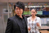 ドラマ「ステップファザー・ステップ」第1話のワンシーン。