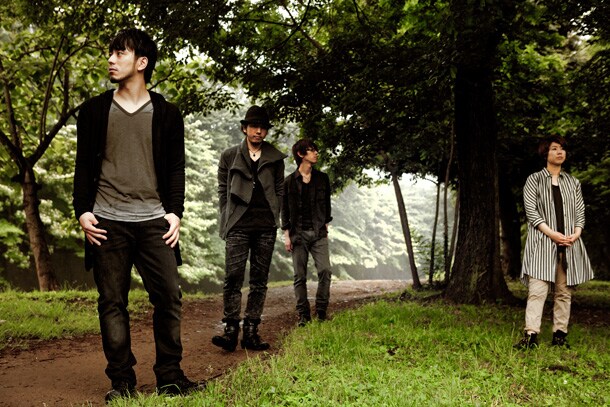 アンダーグラフ（写真左から2人目が阿佐亮介）