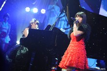 「AKB48紅白対抗歌合戦」の様子。