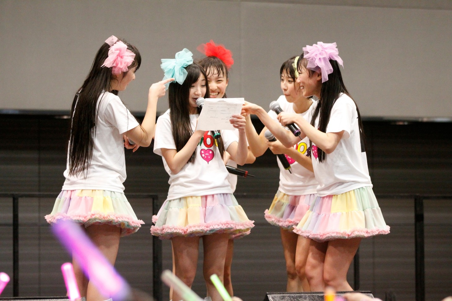 写真は2012年1月に行われた「独占！ももクノ60分 vol.2」の様子。