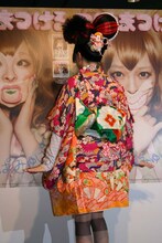 1回転中のきゃりーぱみゅぱみゅ。