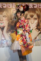 1回転中のきゃりーぱみゅぱみゅ。