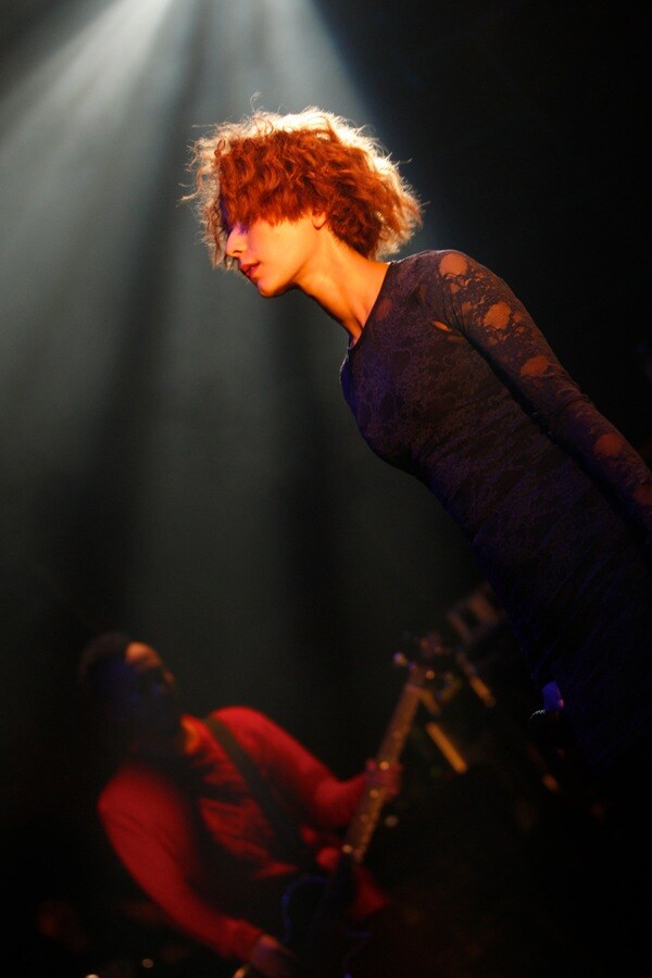 現在全国ツアー「KAELA WEB TOUR 2012」を開催中の木村カエラ。3月には計3日間にわたり日本武道館公演を行う。