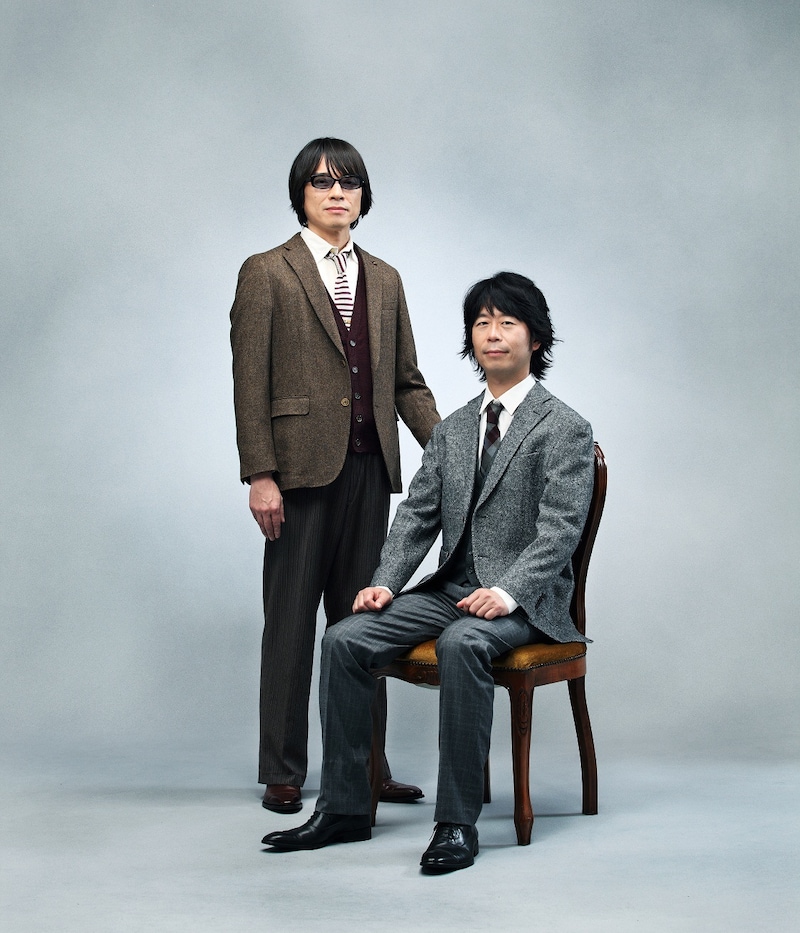 まるで家族写真のような真心ブラザーズの最新アーティスト写真。