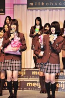 写真左から松村沙友理、中田花奈。