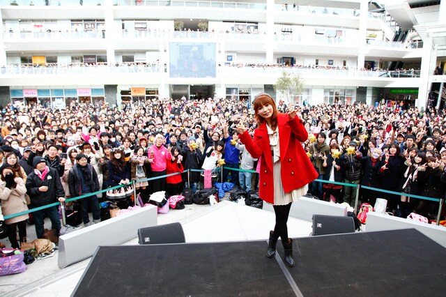 イベント会場を埋め尽くしたファンと一緒にトゥットゥルー。