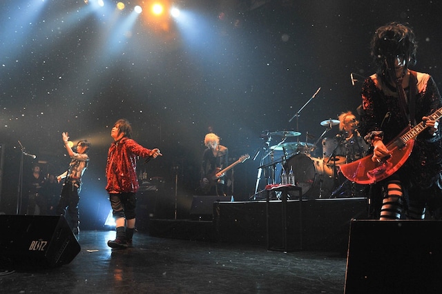 1月14日に行われた赤坂BLITZ公演の模様（撮影：河井彩美）。