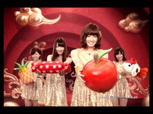 CM「AKB48×Sanrio All-Stars『辰年ファッションショー』編」より。