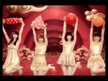 CM「AKB48×Sanrio All-Stars『辰年ファッションショー』編」より。