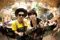 写真は2011年9月30日、心斎橋CLLUB QUATTROで行われたEGO-WRAPPIN'のライブの模様（撮影：仁礼博）。