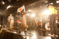 写真は2011年9月30日、心斎橋CLLUB QUATTROで行われたEGO-WRAPPIN'のライブの模様（撮影：仁礼博）。