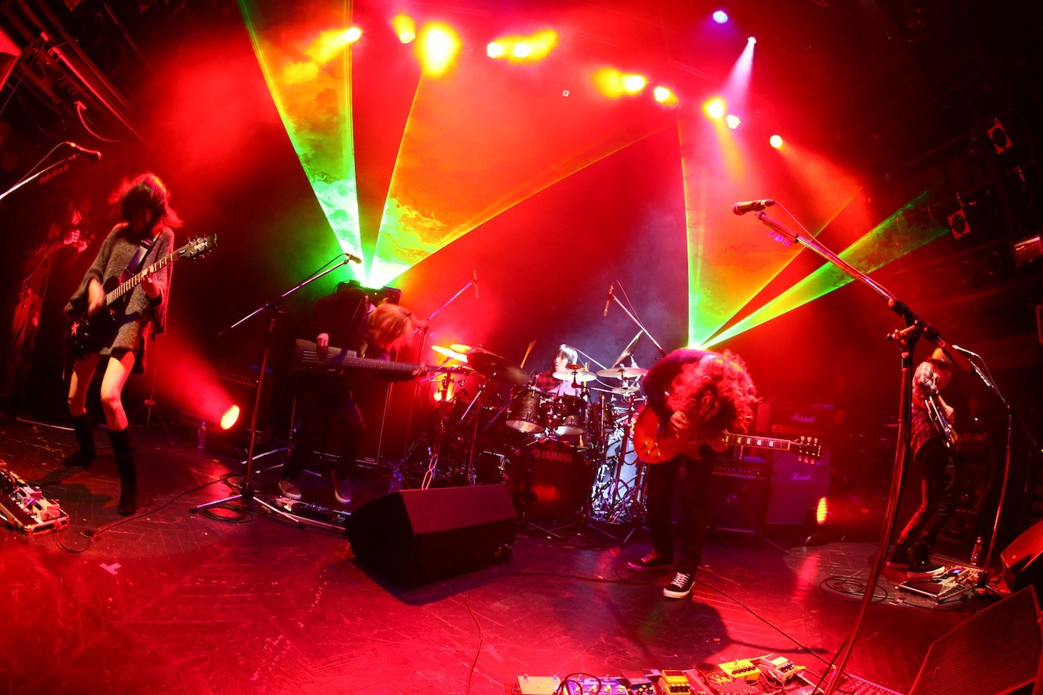 1月18日にWWWで行われたショーケースライブの模様。