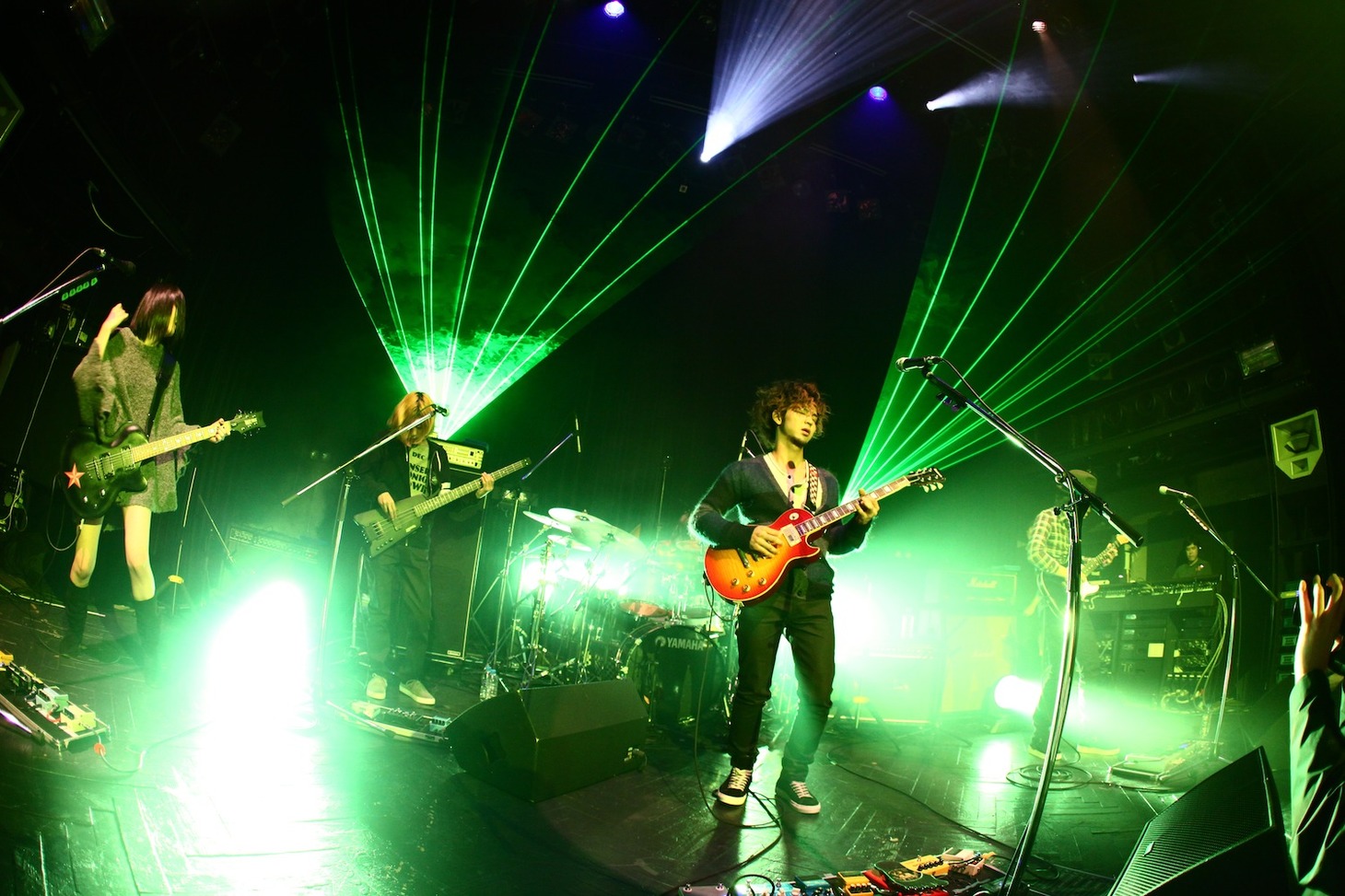 1月18日にWWWで行われたショーケースライブの模様。