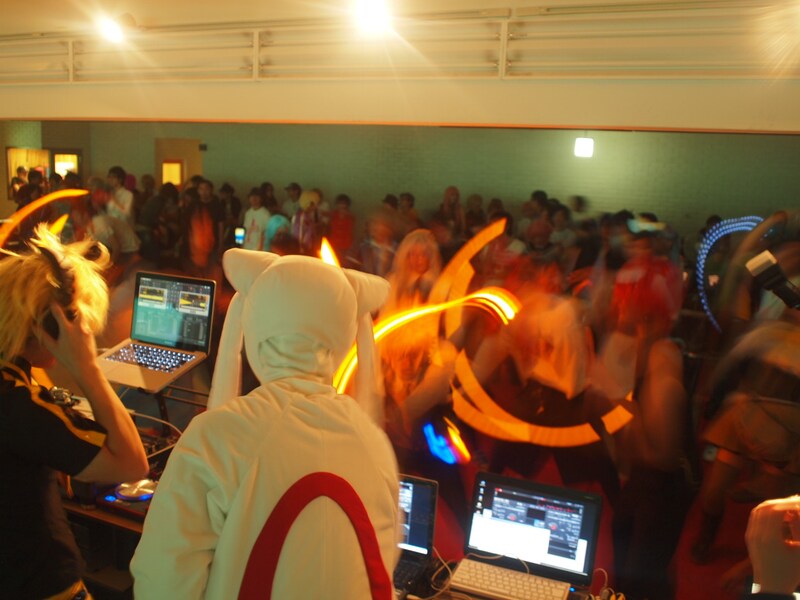 昨年10月に開催された「こす☆ボウル」始球式の様子。