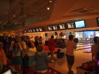 昨年10月に開催された「こす☆ボウル」始球式の様子。