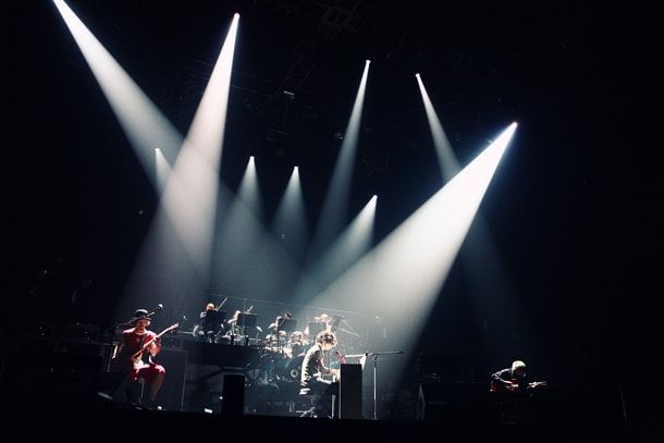 ストリングスとTakaのピアノ弾き語りを交えた「Pierce」の模様。（撮影：橋本塁〔SOUND SHOOTER〕）