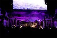 「UROBOROS -that's where the truth is-」の様子（撮影：小坂和義）。