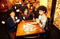 鶴は今作のリリースを機に、アフロヘアを全員卒業すると公言している。