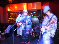 アメリカで現地時間1月18日に行われたストラト☆ダンサーズのライブの模様。