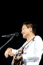 小田和正（写真は2011年のツアーより）