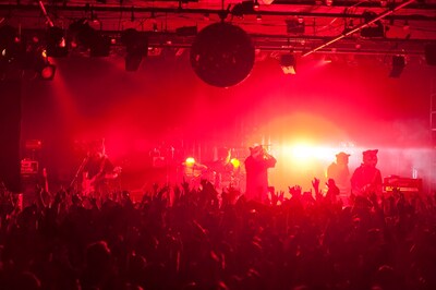 1月27日にLIQUIDROOM ebisuで行われたMAN WITH A MISSIONワンマンライブの様子。