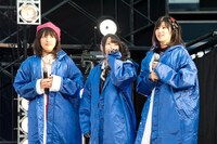 平田璃香子、高柳明音、梅本まどか（写真左から）