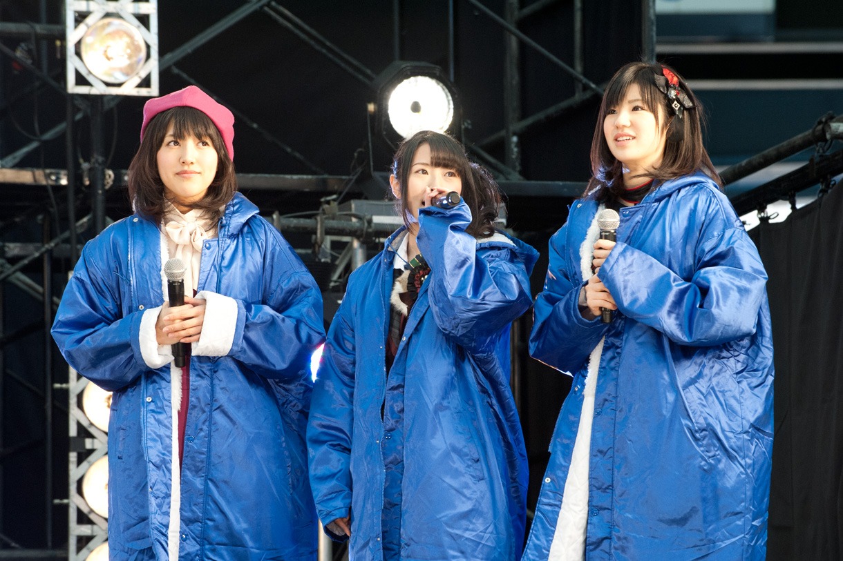 平田璃香子、高柳明音、梅本まどか（写真左から）