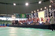 「会いたかった」を披露するSKE48。