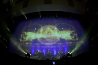 amazarashiワンマンライブ「千年幸福論」の模様。