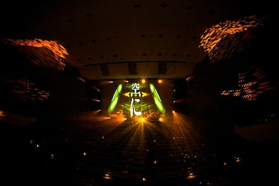 ライブ終了後には新曲をフルサイズで流し、観客を喜ばせる演出も。