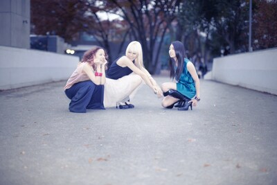 YA-KYIM（写真左からMIKU、ALISA、YURIE）