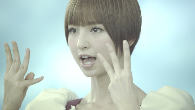 写真はヨドコウ新CM「ヨド物置新型エスモ誕生！」編のワンシーン。