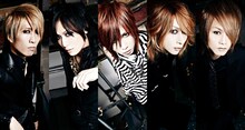 Angelo。写真左からKOHTA（B）、ギル（G）、キリト（Vo）、Karyu（G）、TAKEO（Dr）。