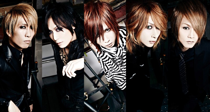 Angelo。写真左からKOHTA（B）、ギル（G）、キリト（Vo）、Karyu（G）、TAKEO（Dr）。