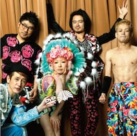 2月15日に発売されるライブDVD / Blu-ray「Discovery」ジャケット。