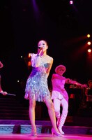 「BoA THE LIVE 2011 "X'mas" ～The 10th Anniversary Edition～」のライブの模様。