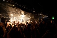 ザ50回転ズ (C)森リョータ