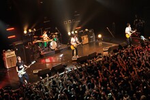 BUMP OF CHICKENが1月31日に行ったツアーファイナルの様子。（撮影 / 古渓一道）